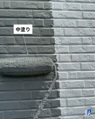 神奈川県横須賀市O様邸【関西ペイント】外壁塗装の中塗り工程 神奈川県横須賀市O様邸【関西ペイント】外壁塗装の中塗り工程