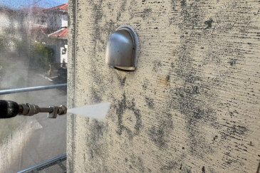 神奈川県横浜市緑区 S様邸 【関西ペイント】外壁塗装の初期工程:高圧洗浄による汚れ除去 神奈川県横浜市緑区 S様邸 【関西ペイント】外壁塗装の初期工程:高圧洗浄による汚れ除去