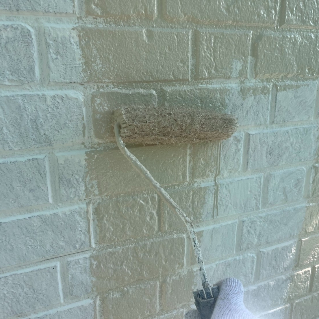 神奈川県横浜市西区 H様邸 ダブルトーン外壁塗装の目地塗装工程