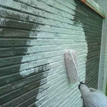 アクセント外壁塗装の下塗り｜川崎市高津区 M様邸
