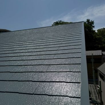 屋根塗装の上塗り|横浜市中区 M様邸 屋根塗装の上塗り|横浜市中区 M様邸
